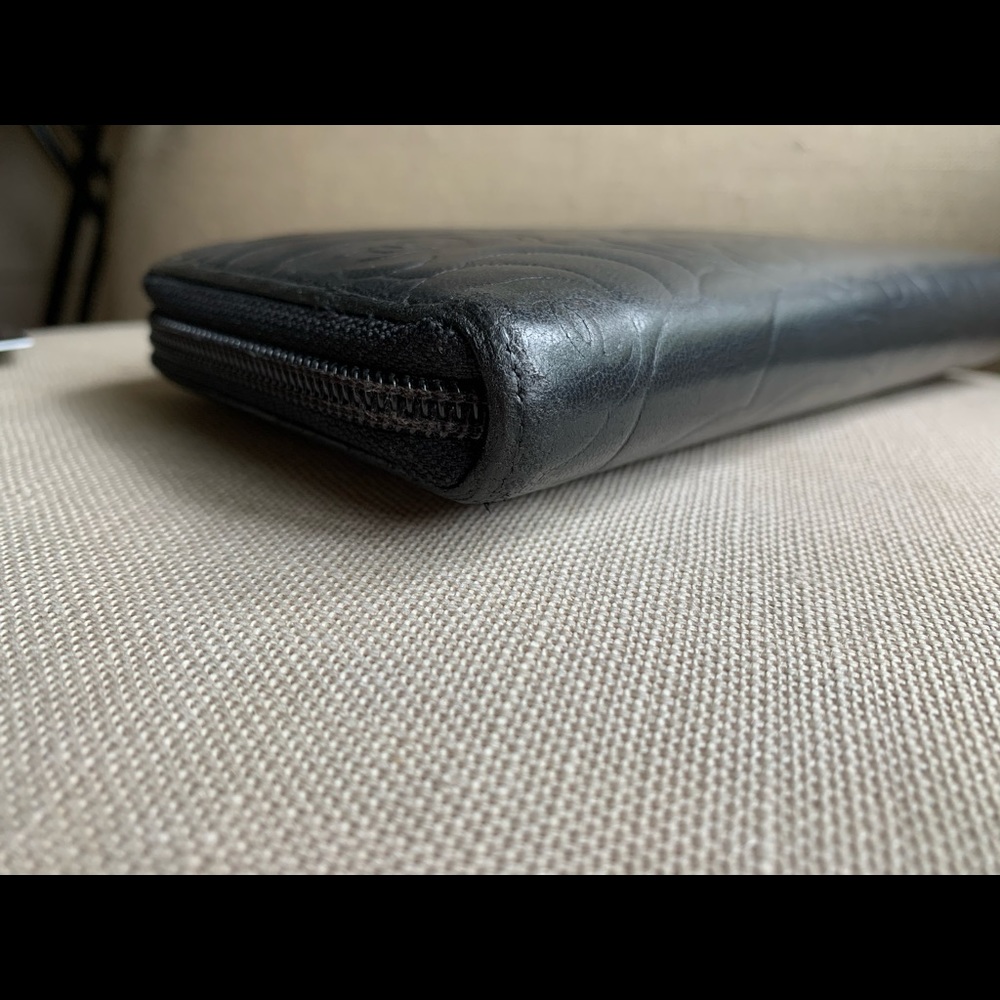 Chanel black zippy camellia wallet with auth card - Picture 5 of 12
